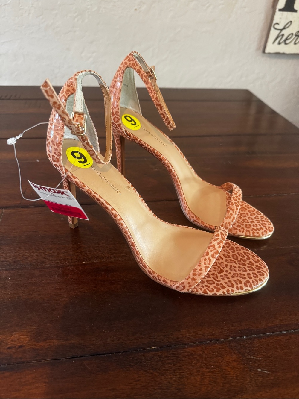 Banana Republic Leopard-Print Ankle-Strap Heels in Neutral Clay Pink Size 9